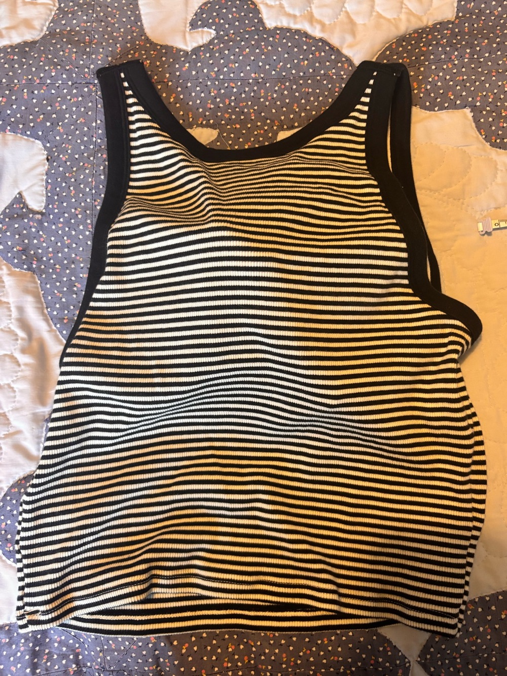 Uniqlo cropped tank top - Picture 6 of 12